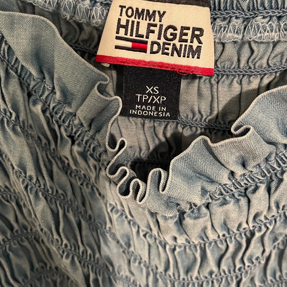 Women’s Tommy Hilfiger Light Blue Smocked Peplum Puff Sleeve Top Size: XS - Picture 2 of 3